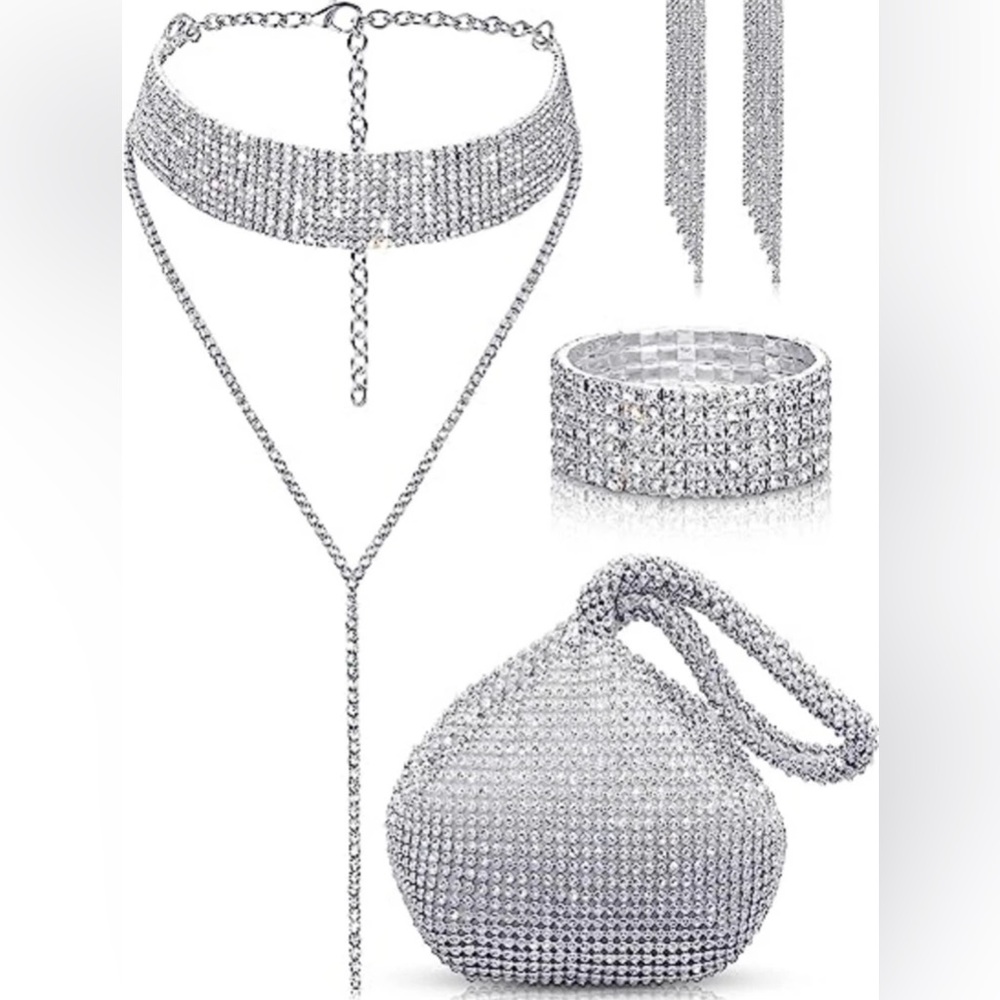 🆕 BNWT- Elegant Silver Jewelry Set